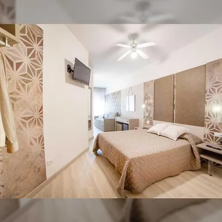 Hotel All'Orologio 3 Stelle Superior Caorle Exterior photo