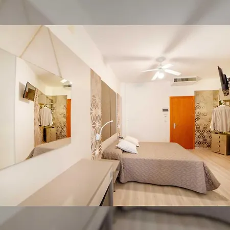 Hotel All'Orologio 3 Stelle Superior Caorle Exterior photo